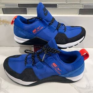 Nike Tech Trainer AQ4775-408 Men's Hiking Trail Athletic Sneakers 7.5 Excellent